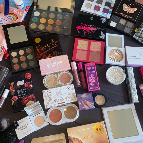 Makeup bundle - Picture 5 of 13